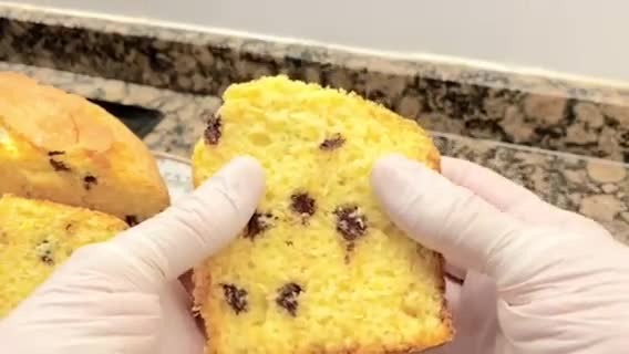 Foto del paso 12 de la receta: Bizcocho de naranja con pepitas de chocolate