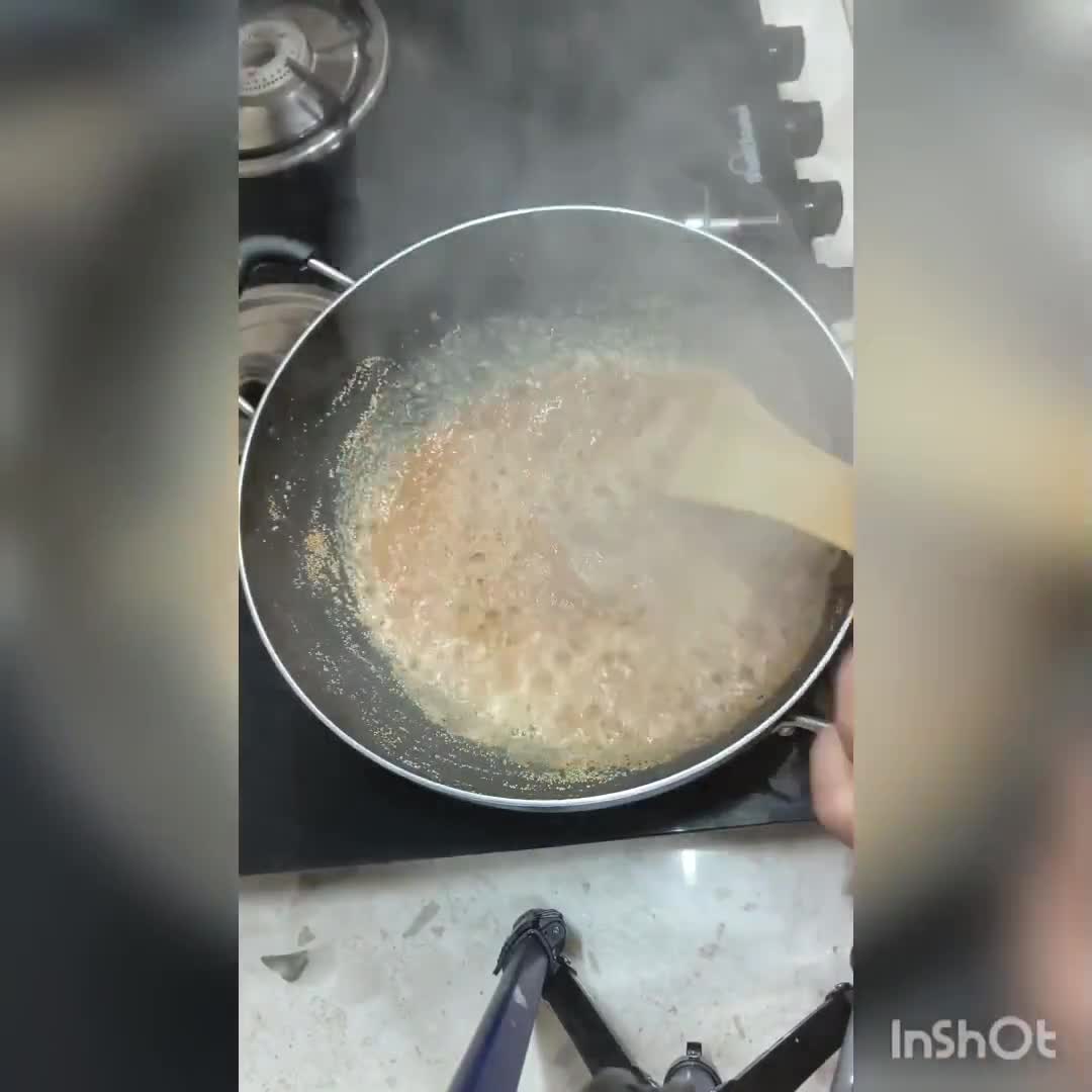 सूजी हलवा (Suji Halwa Recipe in Hindi) रेसिपी चरण 2 फोटो