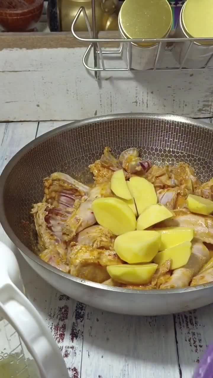 Gambar langkah 2 resipi Gulai Ayam Kerisik.