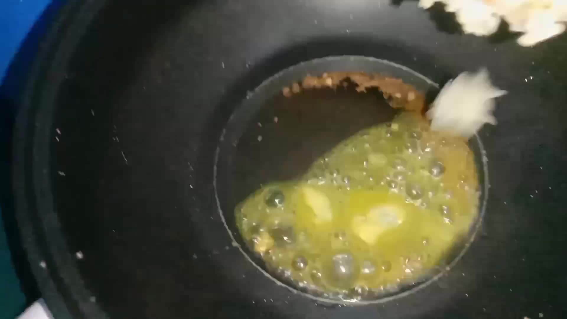 Foto langkah ke 4 dari resep Nasi Goreng Telur Korea Versi Kita.