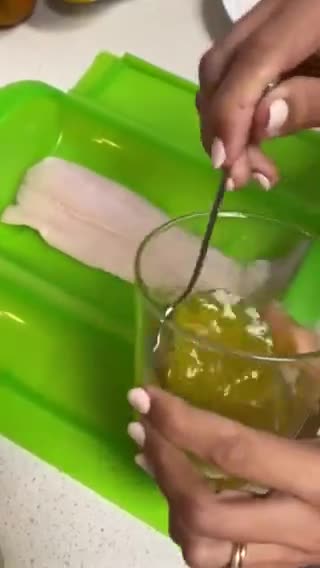 Foto del paso 3 de la receta: Merluza hiper sabrosa en 5 minutos!
