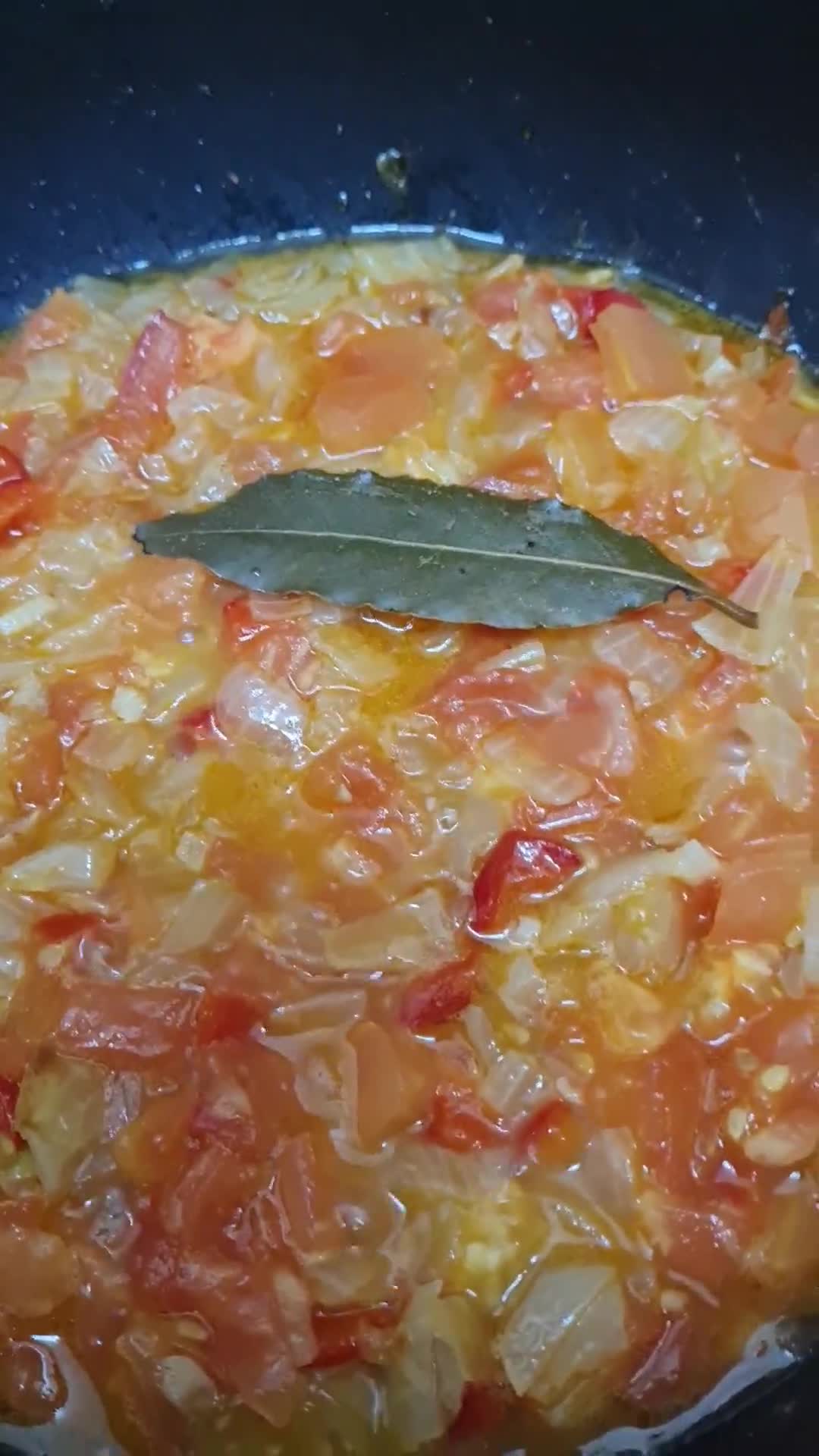 Foto del paso 2 de la receta: Sopa de fideos cortos con porotos mung 🫘 enriquecida