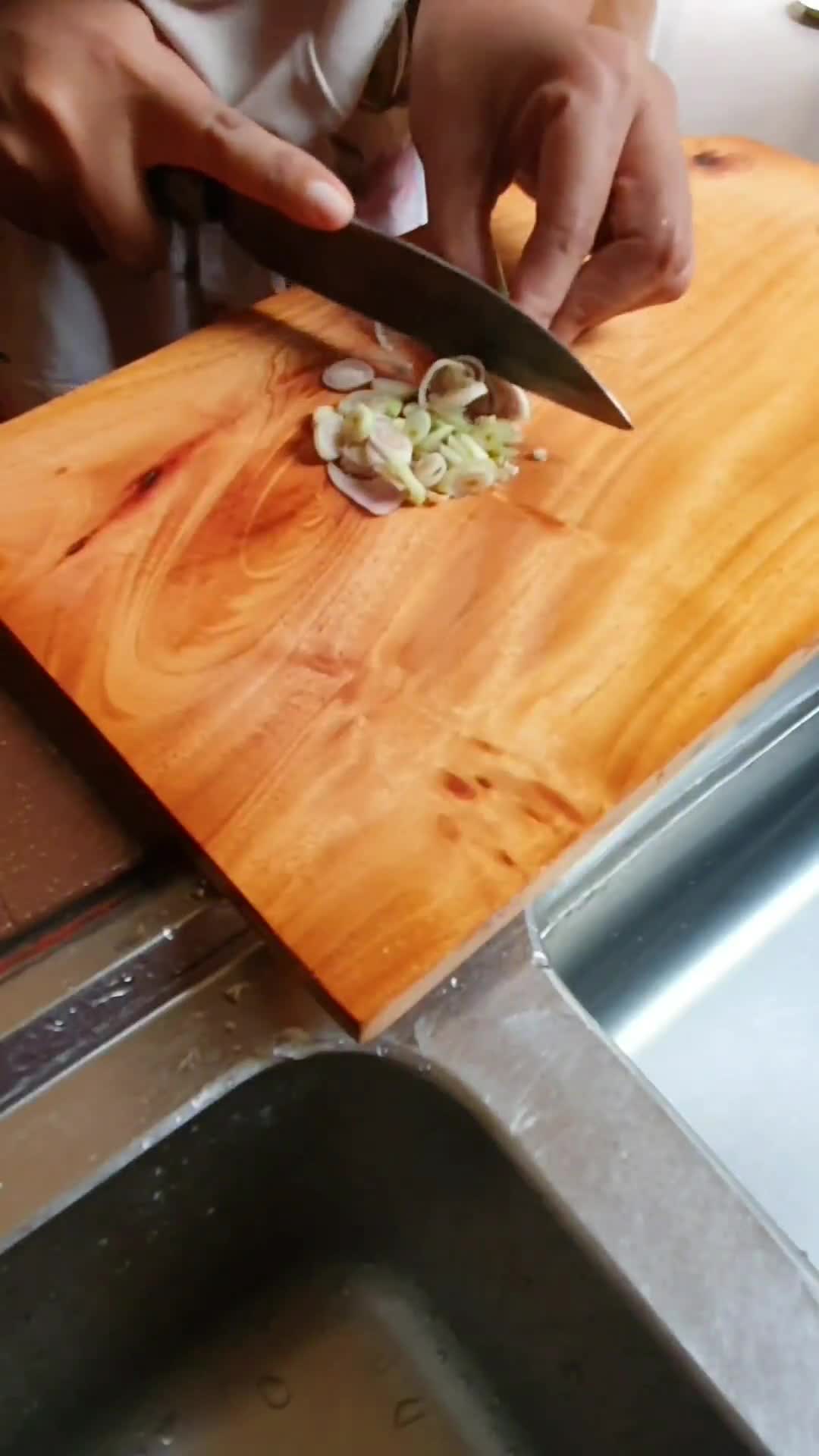 Foto langkah ke 1 dari resep Sambai Kareng Khas Aceh (Sambal Teri).