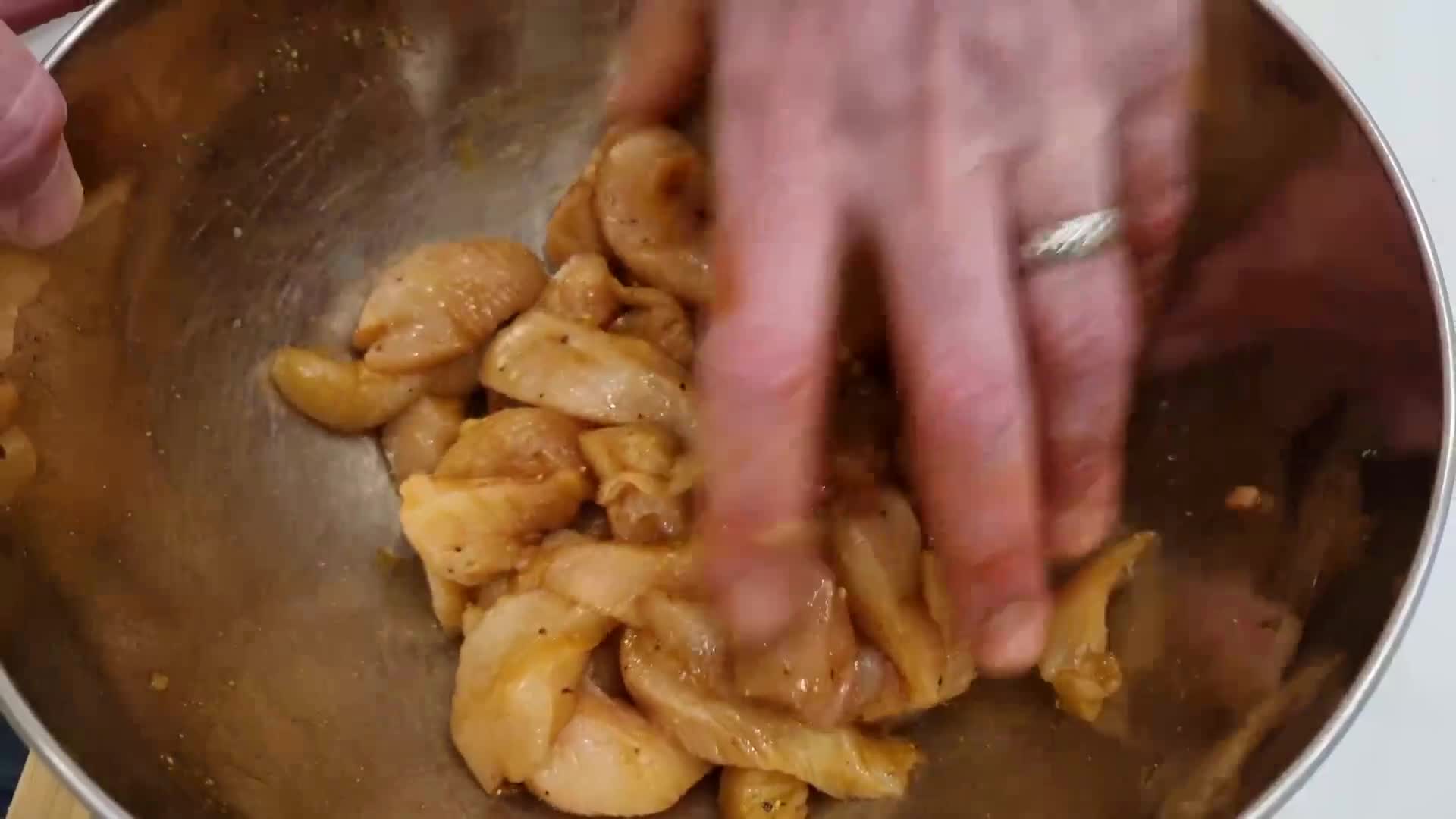 Szezámmagos kínai csirkemell 芝麻雞胸肉 recept fázis 2 fotója