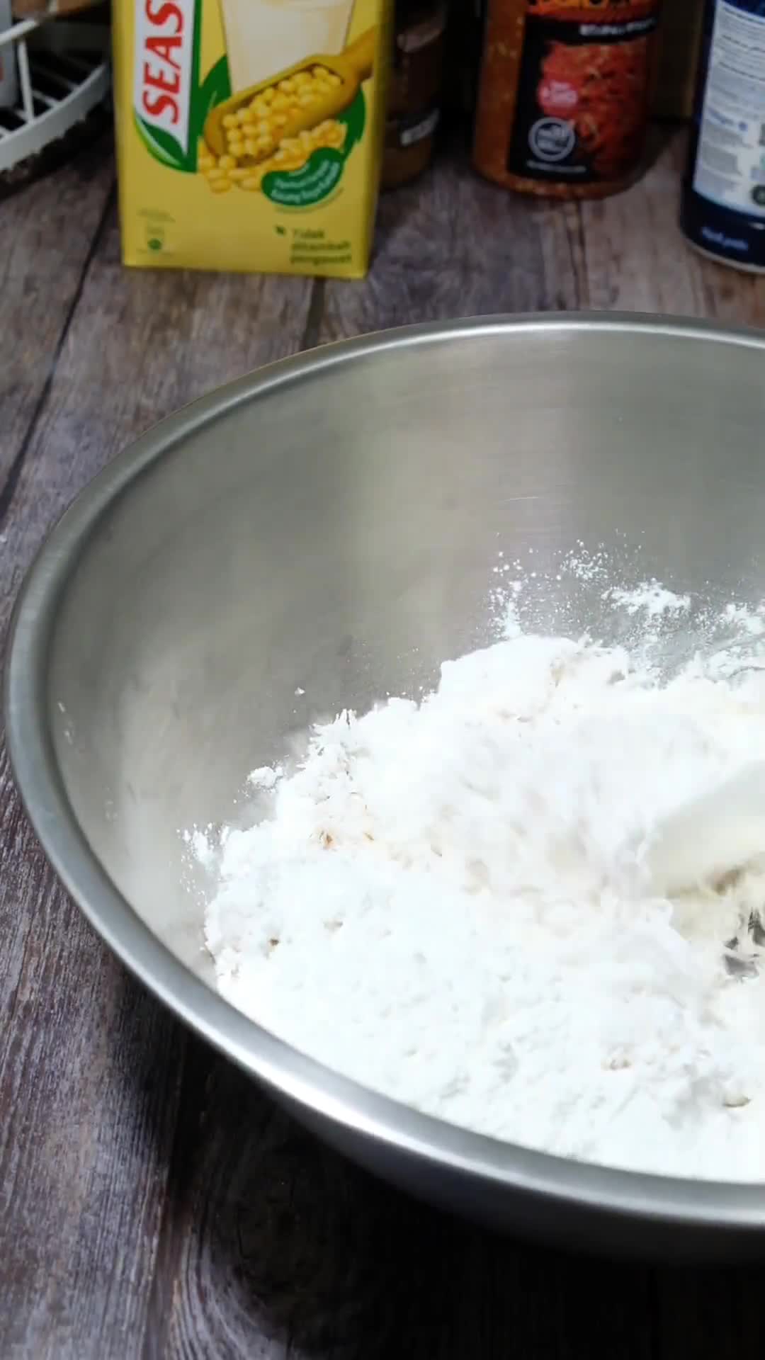 Gambar langkah 1 resipi Kuih Dangai Bakar.
