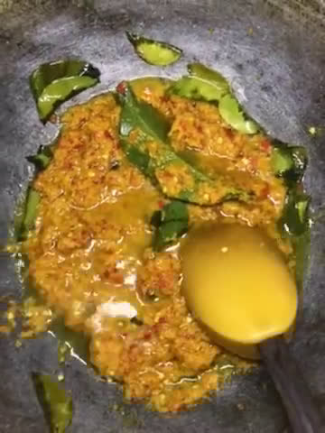 Foto langkah ke 2 dari resep Ayam Goreng Pedas.
