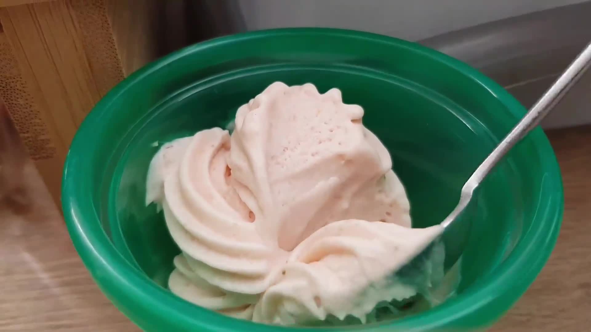 Φωτογραφία βήματος 8 της συνταγής Soft icecream φράουλα