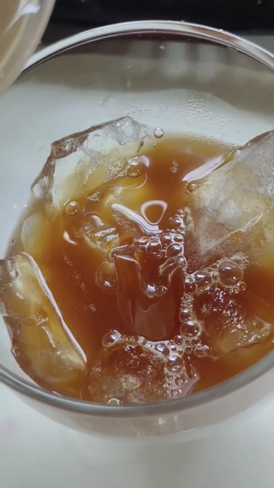 Gambar langkah 4 resipi Teh O Ais Belimbing Besi.