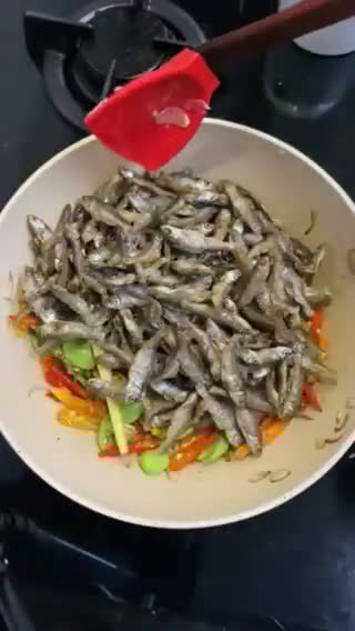Foto langkah ke 5 dari resep Ikan Bilis Cabe Garam + Pete.
