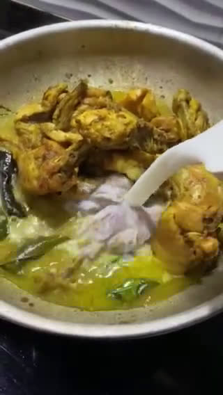 Foto langkah ke 3 dari resep Creamy Chicken Opor.