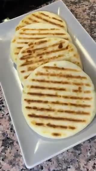 Foto del paso 7 de la receta: Arepas de yuca