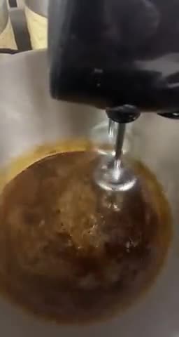 صورة لخطوة 1 من وصفة رغوة الكابتشينو ☕️