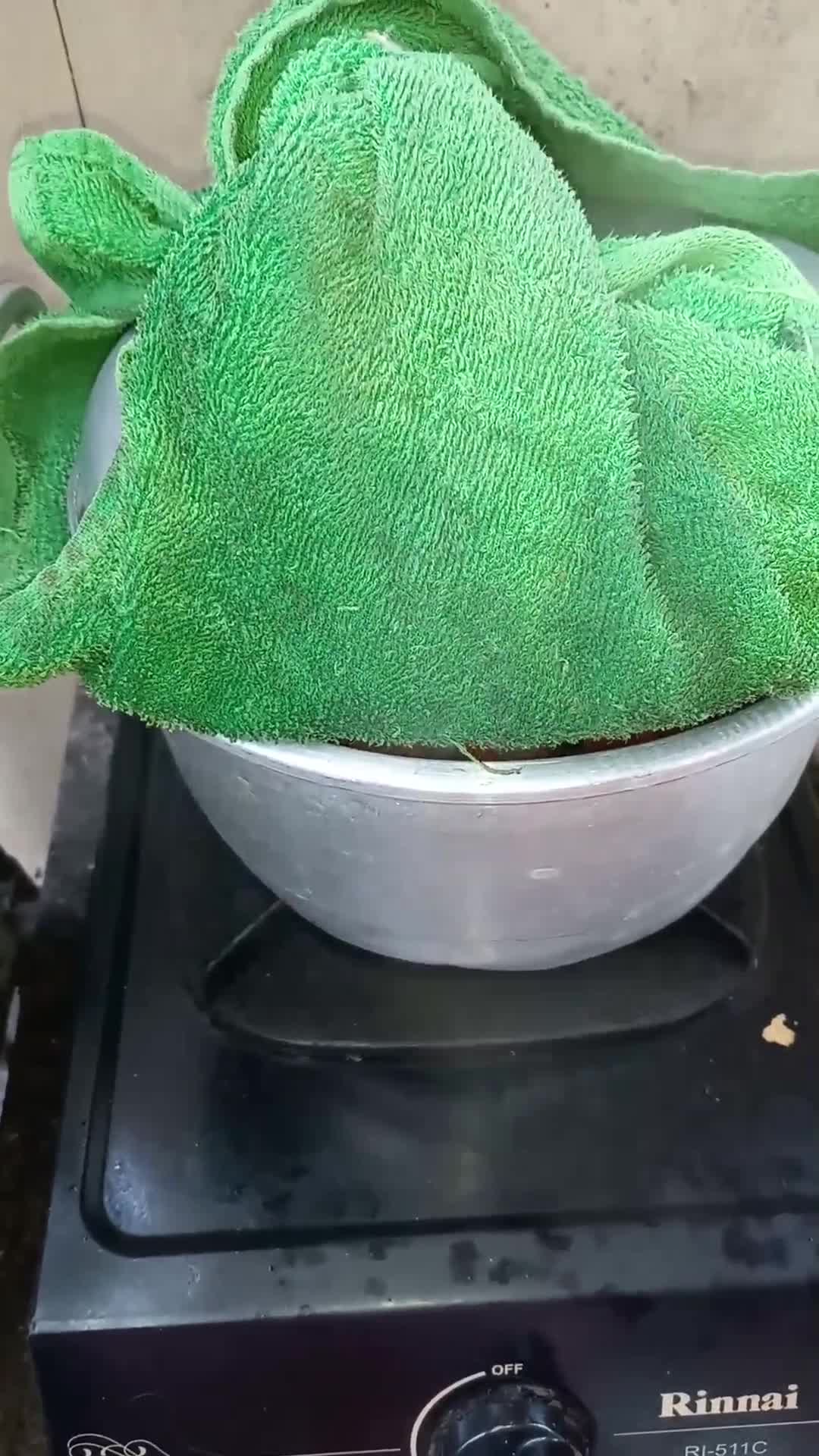 Foto langkah ke 3 dari resep Kue Lapis Bunga.
