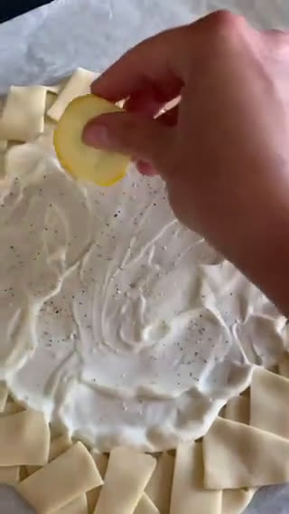 Une image de l'étape 5 de ☆Tarte Rustique aux Courgettes Jaunes☆.