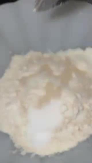 Une image de l'étape 2 de Pizza 4 fromages et Pizza sauce tomate, burrata et roquette.
