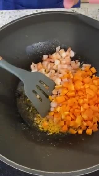 Foto langkah ke 2 dari resep Tumis Cuciwis Udang.