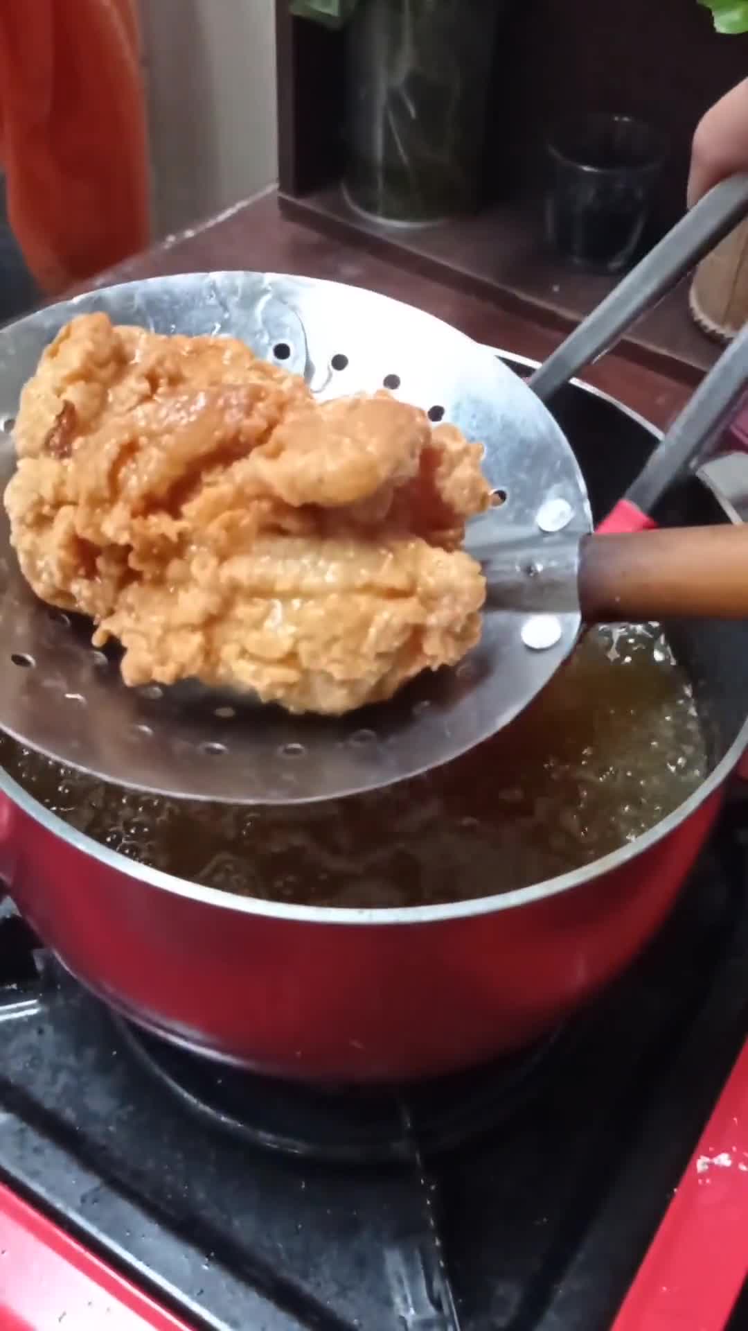 Foto langkah ke 2 dari resep Crispy Chicken Steak with Mushroom sauce.