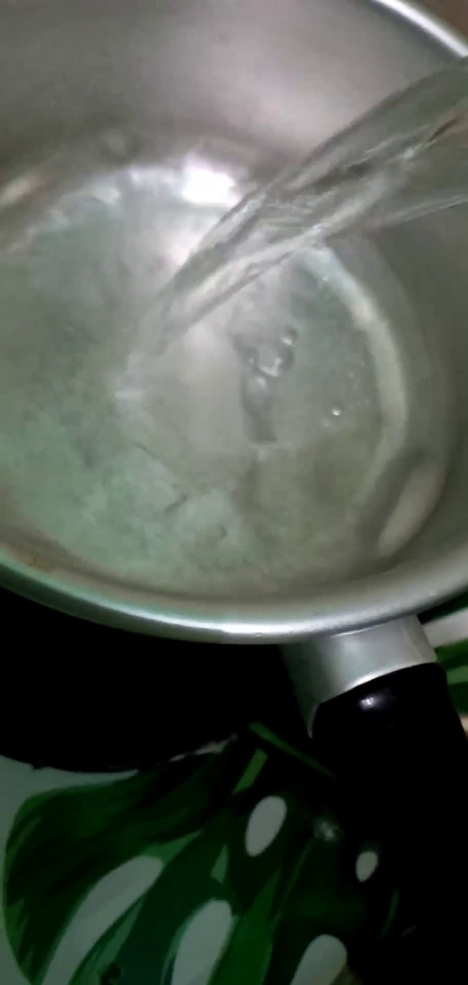 Foto langkah ke 2 dari resep Puding Kaca mix puding mangga.