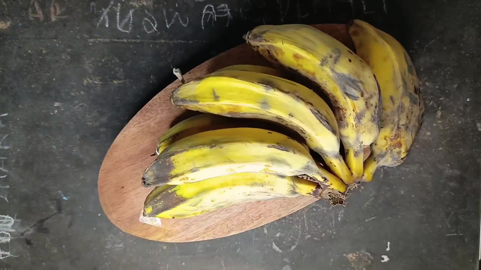 Foto langkah ke 1 dari resep Banana Satay.