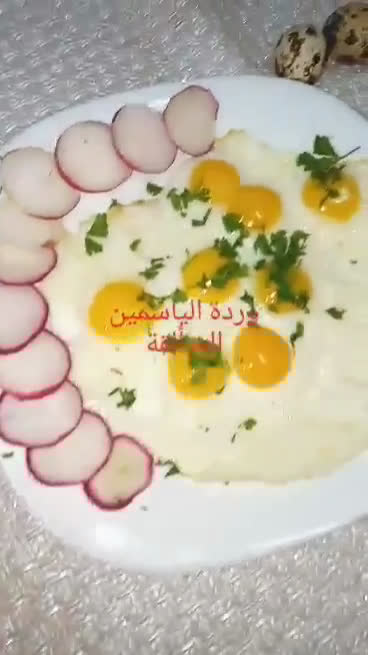 صورة لخطوة 4 من وصفة بيض السمان في المقلة