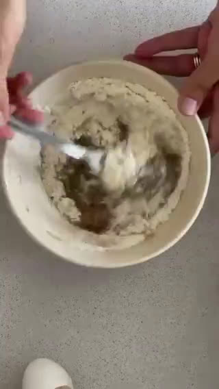Foto del paso 4 de la receta: Banana bread o pan de banano con cáscara