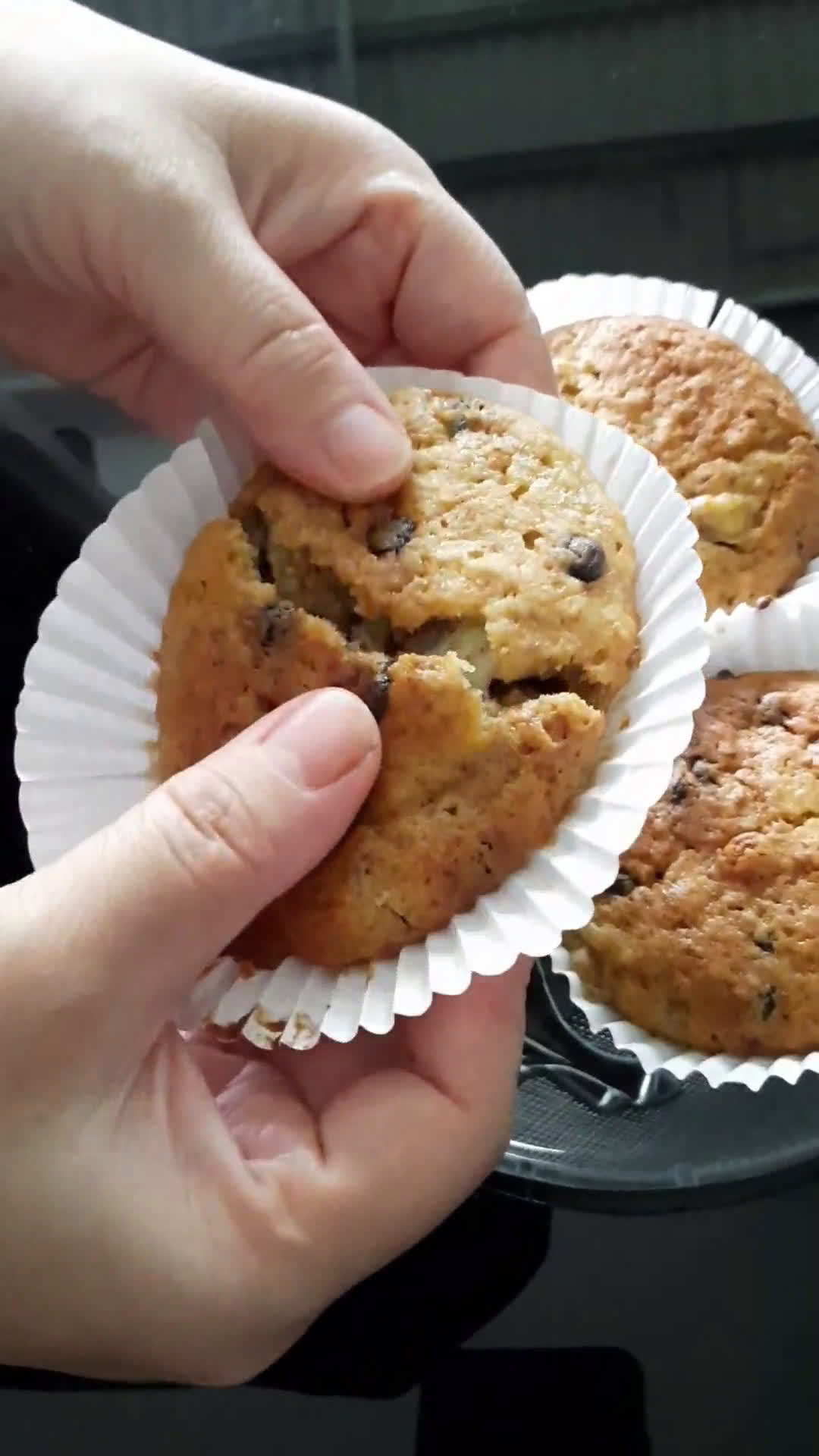 Foto langkah ke 4 dari resep The Best Banana Muffin EVER,Super moist NO mixer.