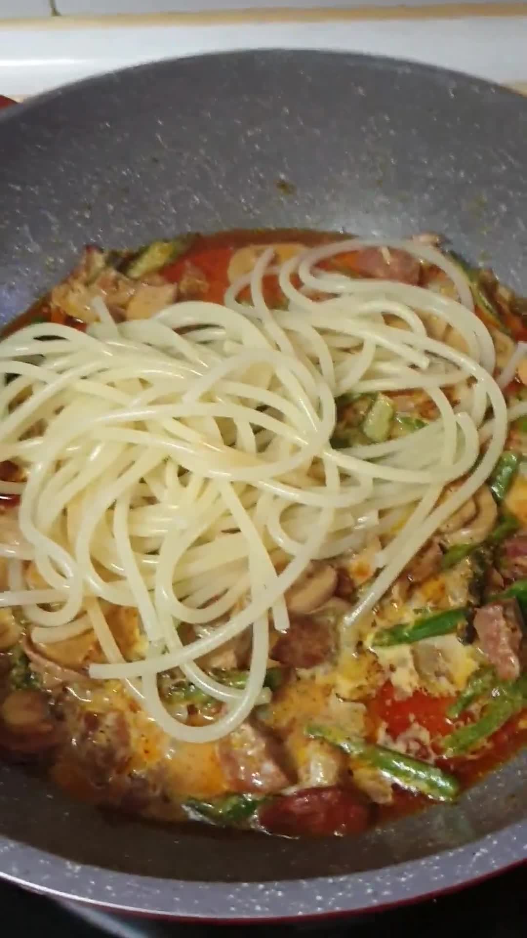 Foto del paso 3 de la receta: Pasta cremosa con espárragos