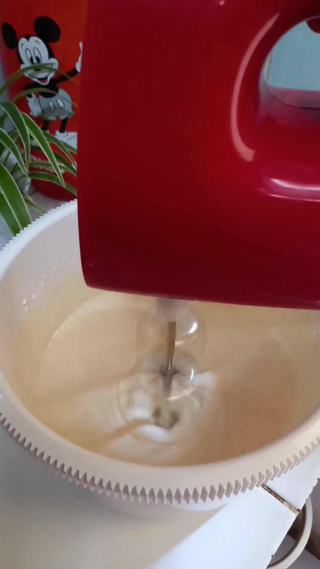 Foto langkah ke 2 dari resep Bolu Kukus Labu Kuning.