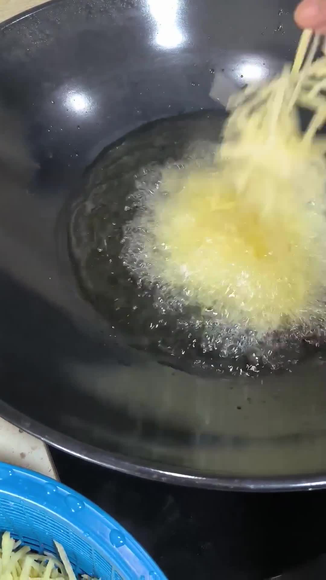 Gambar langkah 2 resipi Sambal goreng jawa kering.