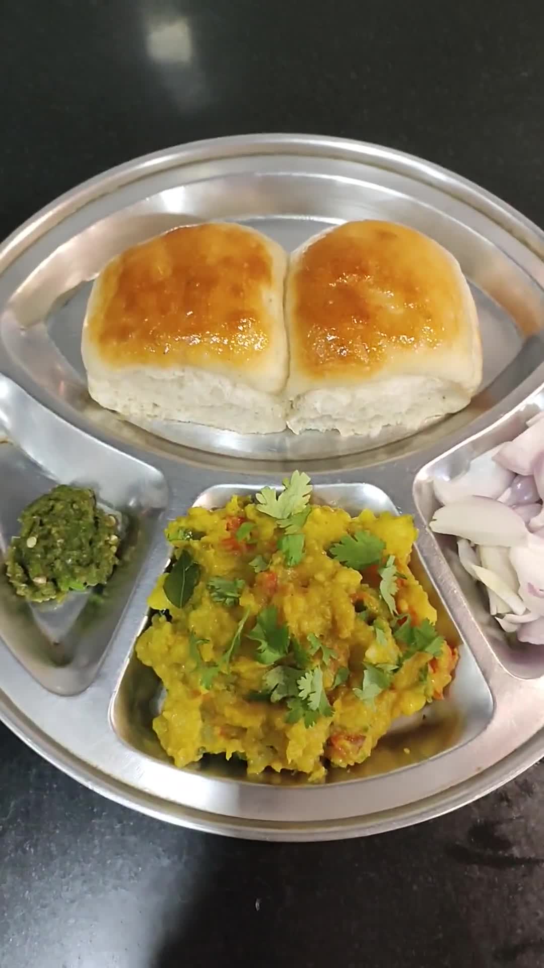 નવસારી પાવ બટાકા (Navsari Famous Pav Bataka Recipe In Gujarati) રેસીપી સ્ટેપ3ફોટો