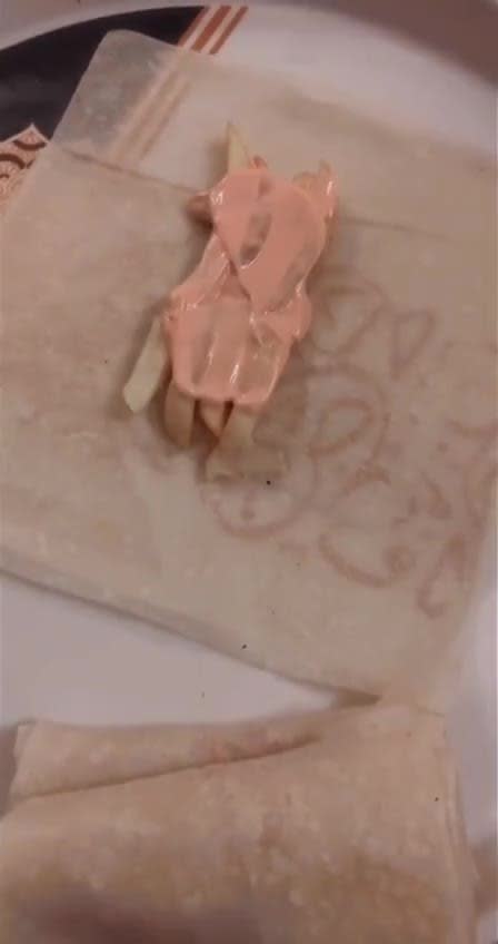 صورة لخطوة 2 من وصفة شاورما على الصاج 😋