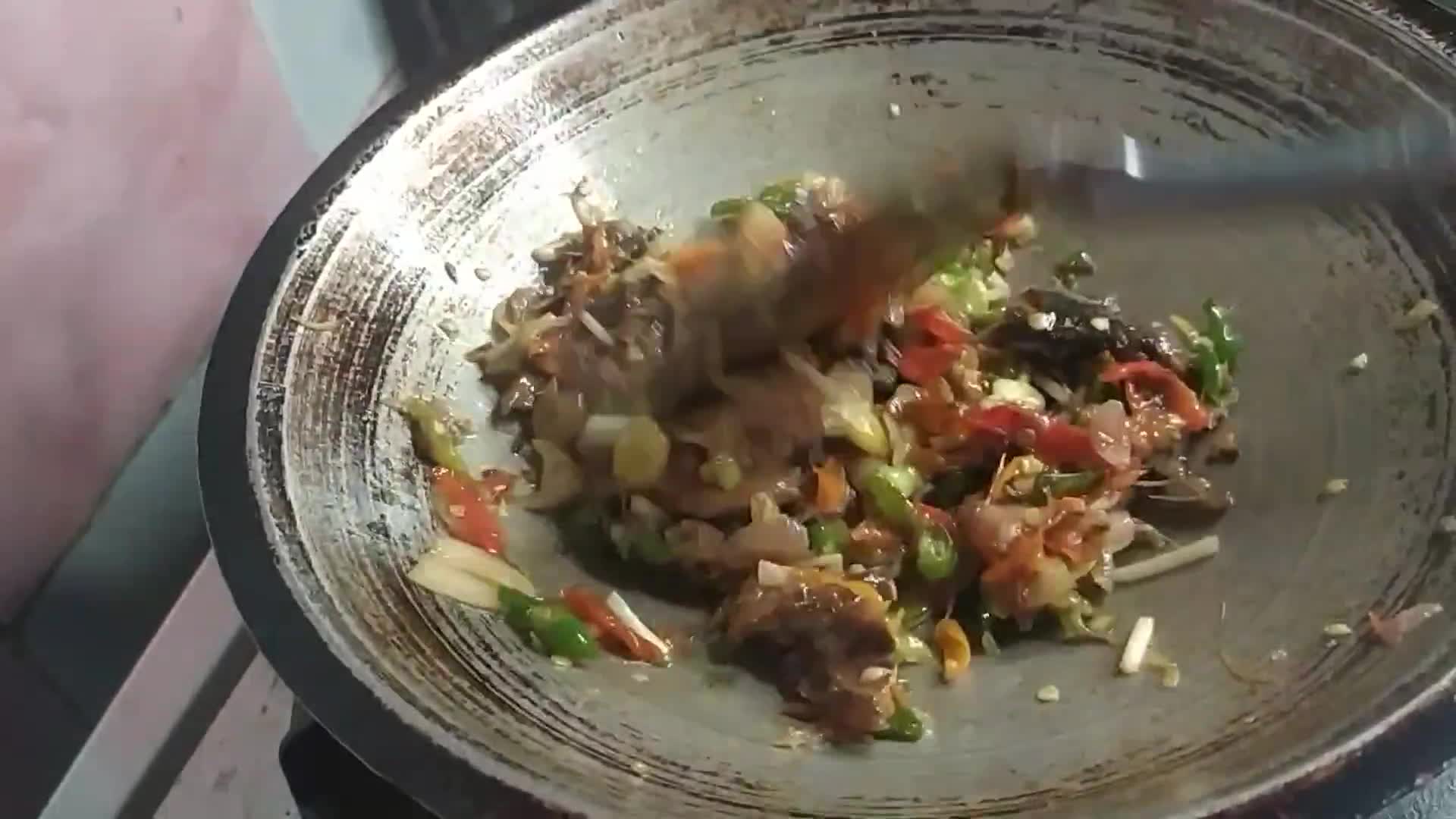 Foto langkah ke 3 dari resep Oseng ikan peda.