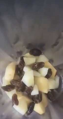 صورة لخطوة 5 من وصفة شوربه الكمثري والزبيب