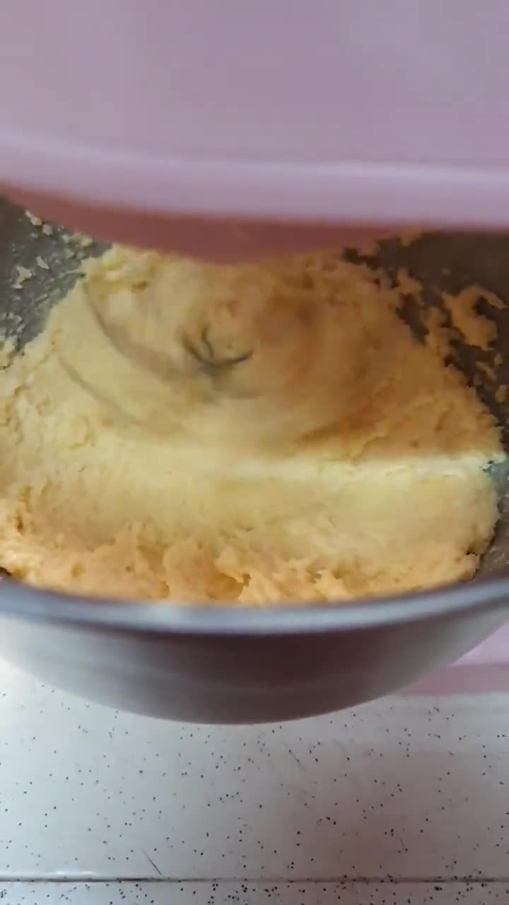 Foto langkah ke 2 dari resep 469. Butter Cake Tanpa Kulit.