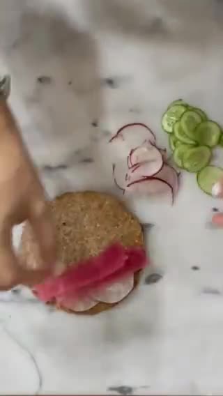 Foto del paso 1 de la receta: Tostada de atún con un toque asiático