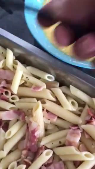 Foto del paso 11 de la receta: Macarrones con bacon, y costra de huevos, quesos y bebida de avena