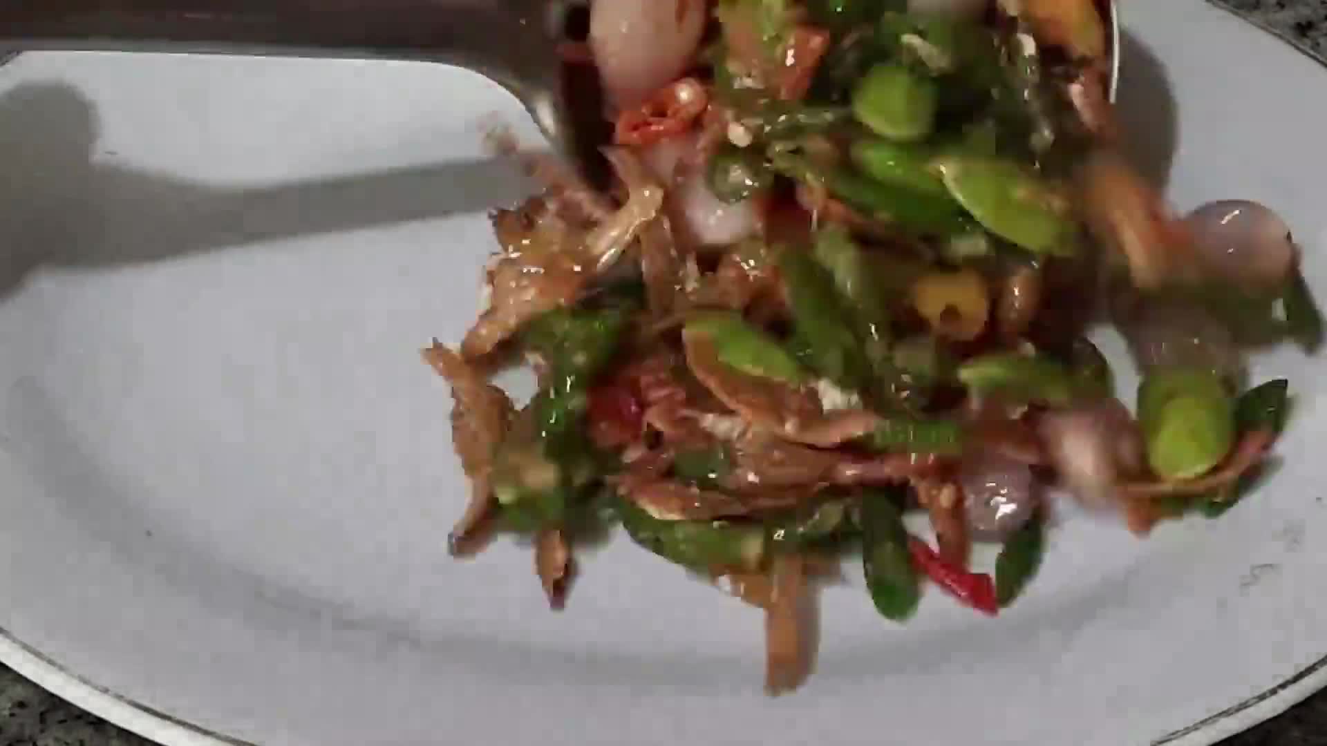 Foto langkah ke 3 dari resep Tumis Bawang Teri.