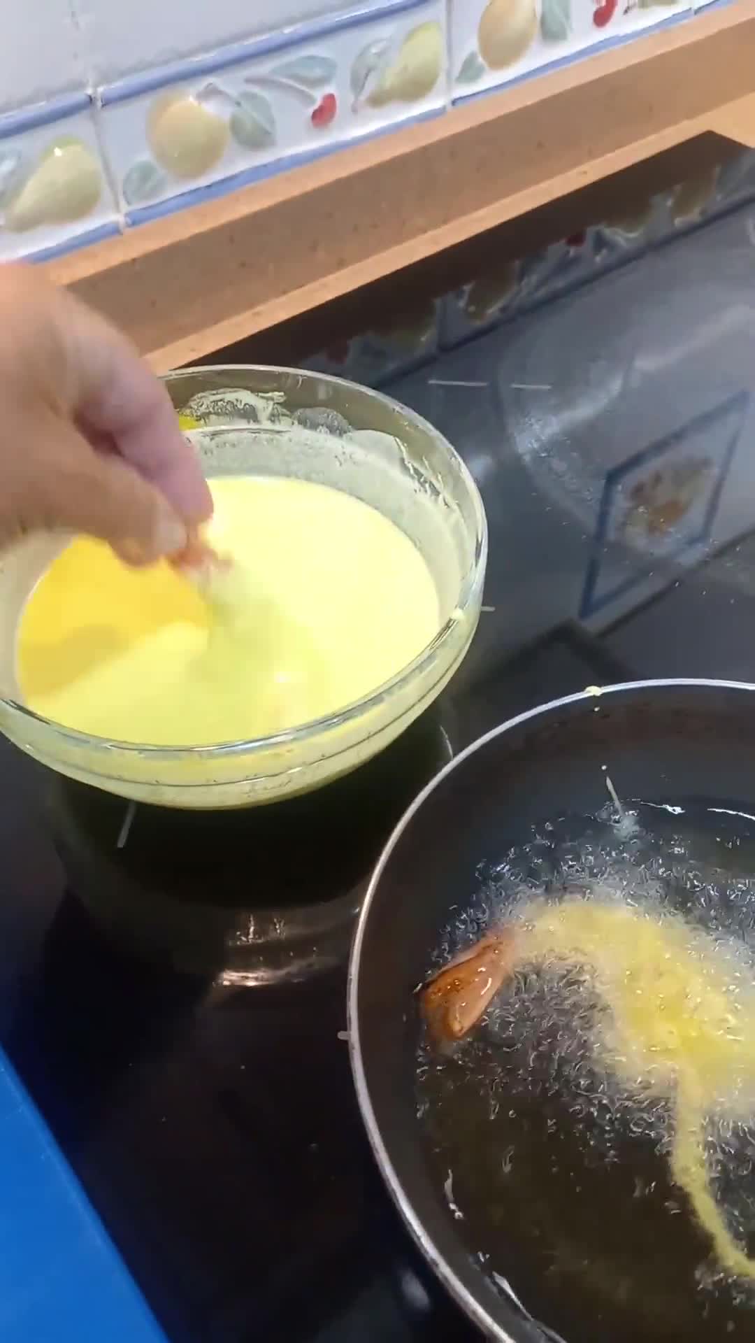 Foto del paso 5 de la receta: Gambones orlý o en gabardina