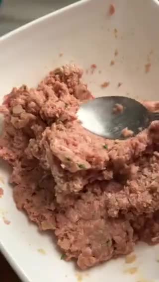 Foto del paso 4 de la receta: Rollo jugoso de carne picada, relleno, con especias sabor Cookpad (en airFryer)
