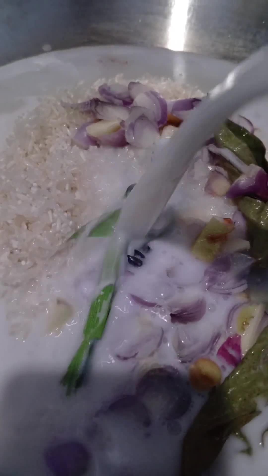 Foto langkah ke 1 dari resep Nasi Kuning Kukus.