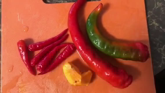 Gambar langkah 1 resipi Udang Masak Lemak Cili Api.