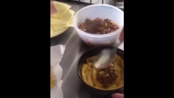 Foto del paso 2 de la receta: PASTICHO / PASTEL DE Plátano SIN HORNO. Súper fácil y rápido 🍽🍺🥮