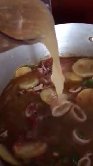 Foto del paso 13 de la receta: Cazuela de rape con gambones y langostinos 🦐 / Suquet de rap