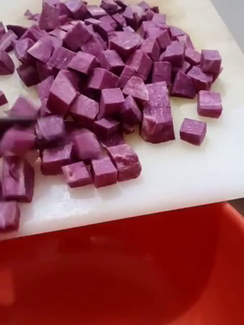 Gambar langkah 1 resipi Bubur Ubi Ungu.