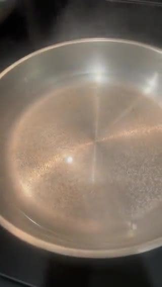 A picture of step 2 of Ceviche de camarones.
