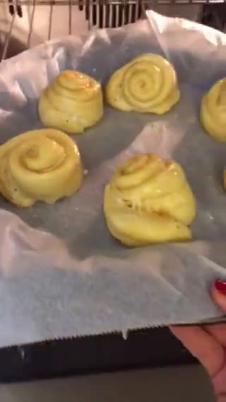 Foto del passaggio 4 della ricetta Brioche con esubero di lievito madre