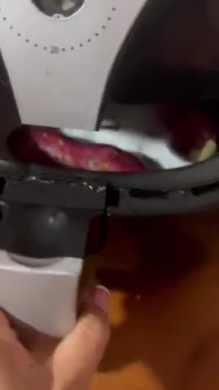 Hình bước làm 1 của món Khoai Lang Nướng Phô Mai 🫕🧀🍠