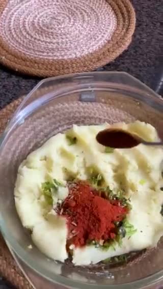 ख़स्ता आलू कचौड़ी(khasta aloo kachodi recipe in hindi) रेसिपी चरण 4 फोटो