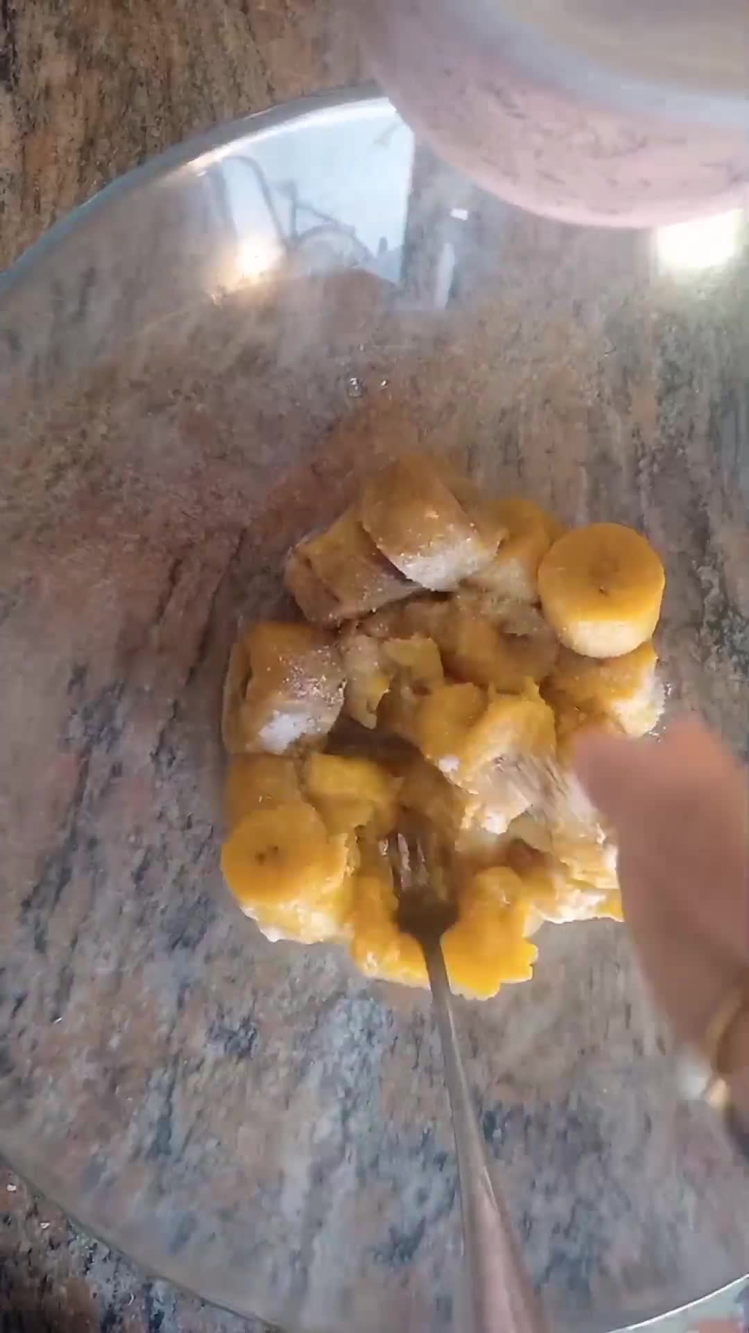 Foto del paso 1 de la receta: Empanadas de plátano maduro 🍌🥩