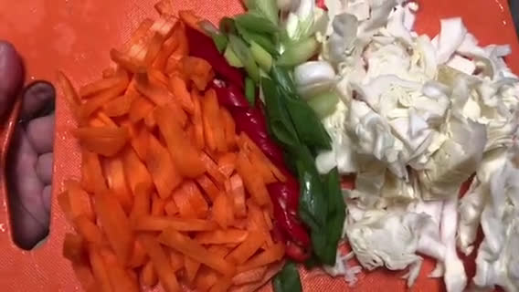 Gambar langkah 1 resipi Kobis Goreng Mamak.